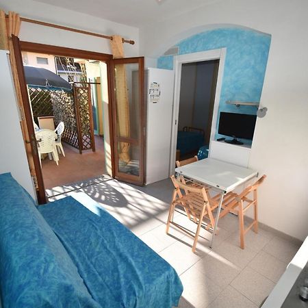 Appartamenti Sabbia - Zona Mare Con Terrazze, Clima, E Posti Auto มารินา ดิ กัมโป ภายนอก รูปภาพ