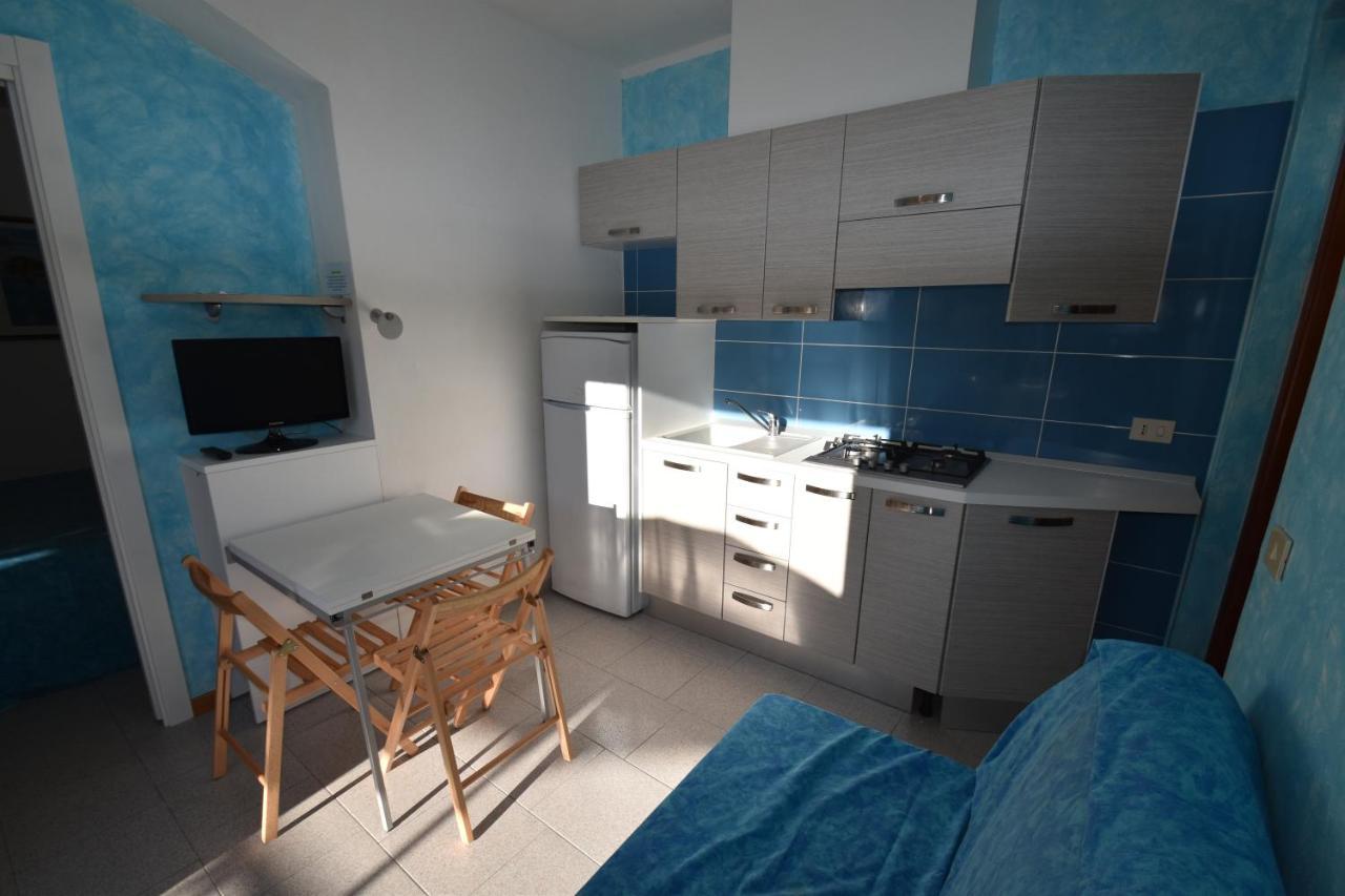 Appartamenti Sabbia - Zona Mare Con Terrazze, Clima, E Posti Auto มารินา ดิ กัมโป ภายนอก รูปภาพ