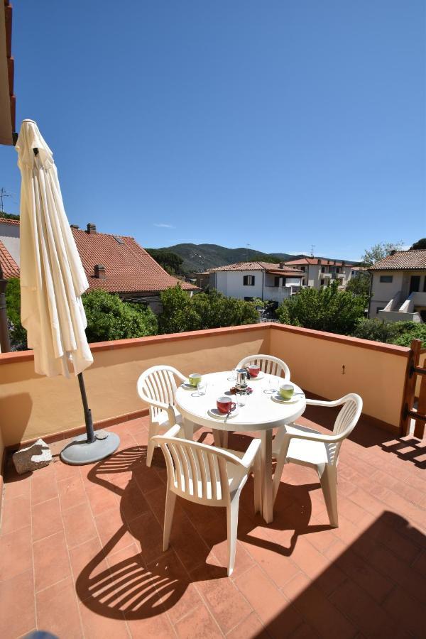 Appartamenti Sabbia - Zona Mare Con Terrazze, Clima, E Posti Auto มารินา ดิ กัมโป ภายนอก รูปภาพ
