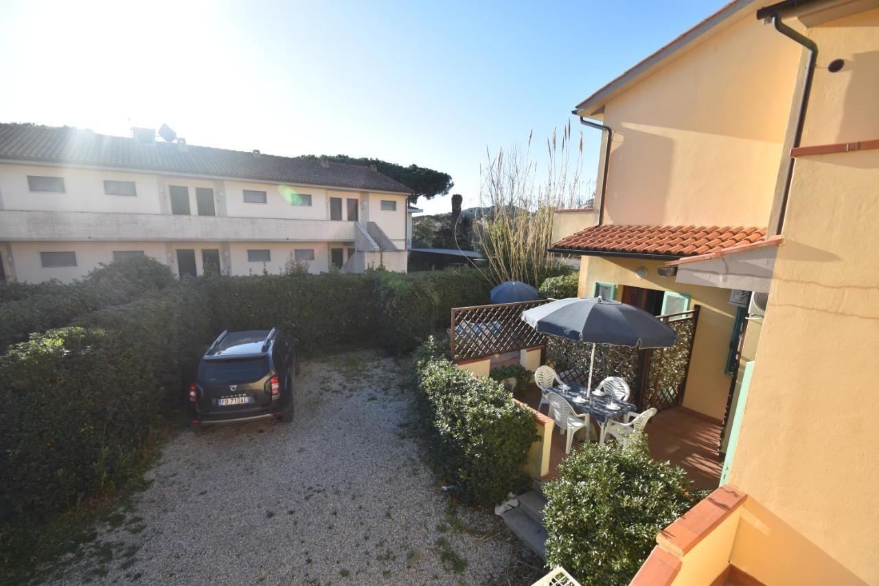 Appartamenti Sabbia - Zona Mare Con Terrazze, Clima, E Posti Auto มารินา ดิ กัมโป ภายนอก รูปภาพ