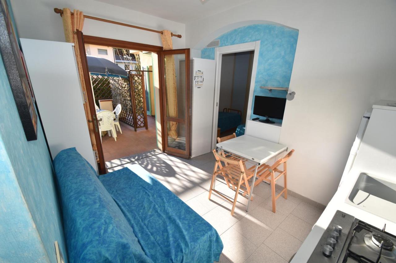 Appartamenti Sabbia - Zona Mare Con Terrazze, Clima, E Posti Auto มารินา ดิ กัมโป ภายนอก รูปภาพ