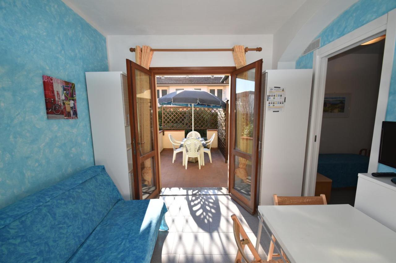 Appartamenti Sabbia - Zona Mare Con Terrazze, Clima, E Posti Auto มารินา ดิ กัมโป ภายนอก รูปภาพ