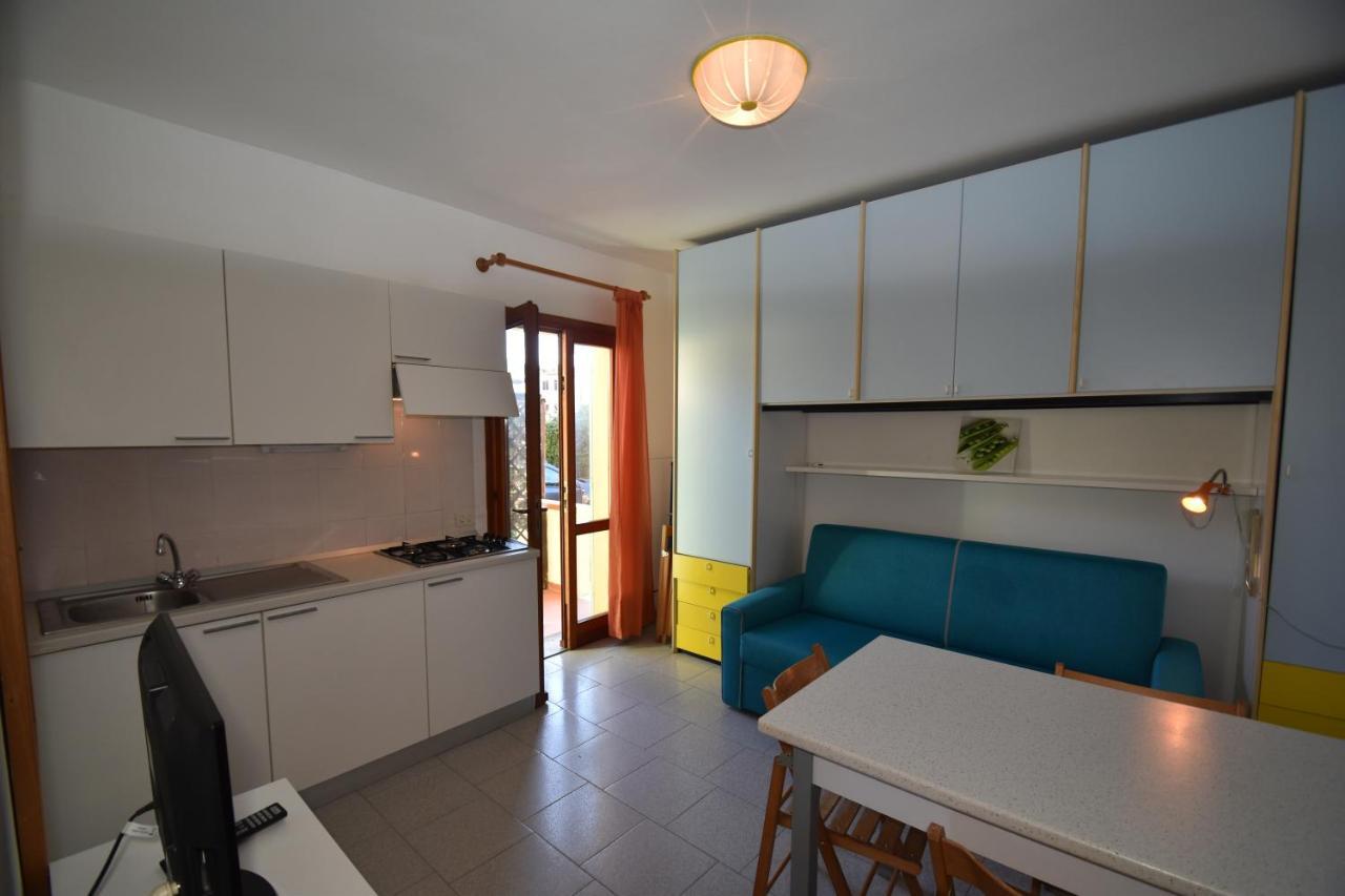 Appartamenti Sabbia - Zona Mare Con Terrazze, Clima, E Posti Auto มารินา ดิ กัมโป ภายนอก รูปภาพ