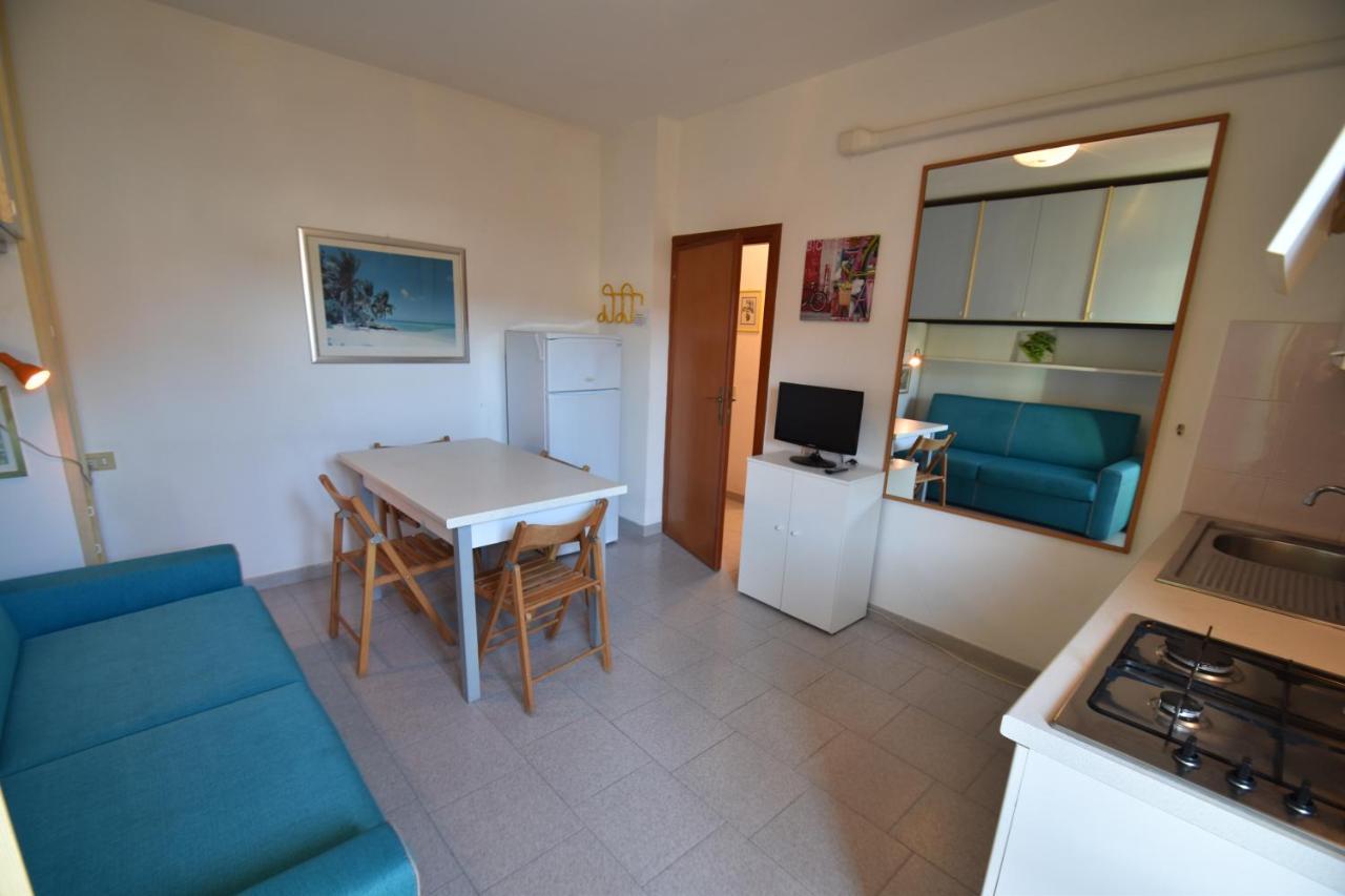 Appartamenti Sabbia - Zona Mare Con Terrazze, Clima, E Posti Auto มารินา ดิ กัมโป ภายนอก รูปภาพ