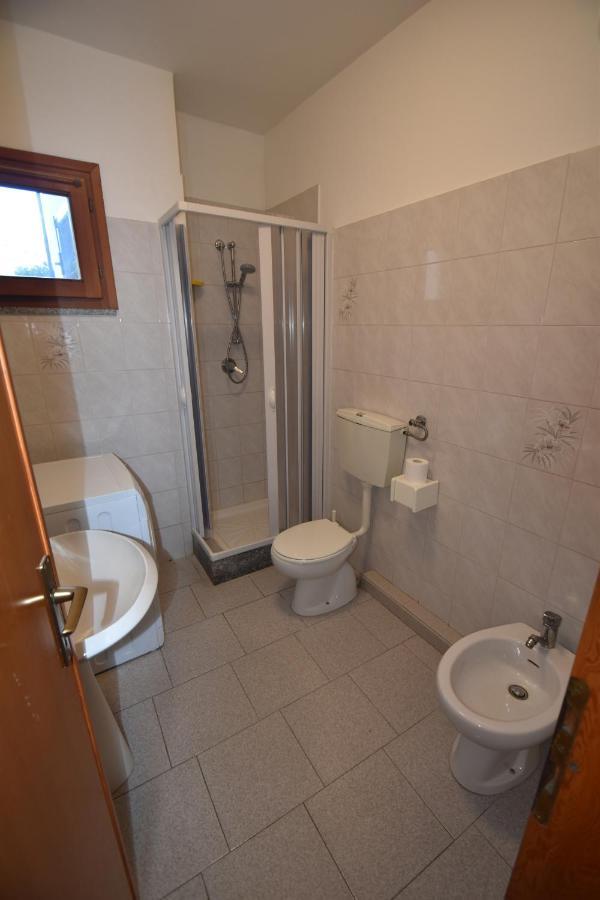 Appartamenti Sabbia - Zona Mare Con Terrazze, Clima, E Posti Auto มารินา ดิ กัมโป ภายนอก รูปภาพ