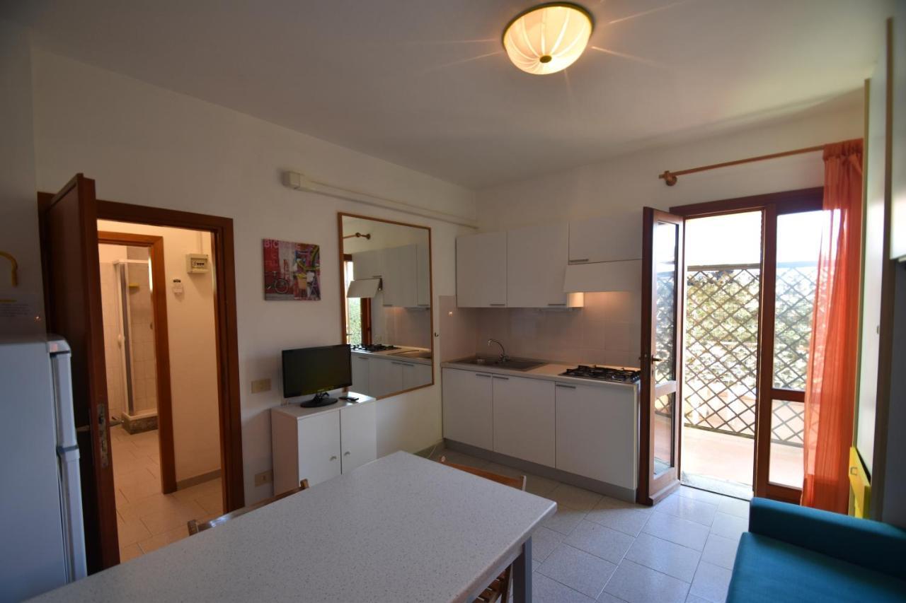 Appartamenti Sabbia - Zona Mare Con Terrazze, Clima, E Posti Auto มารินา ดิ กัมโป ภายนอก รูปภาพ