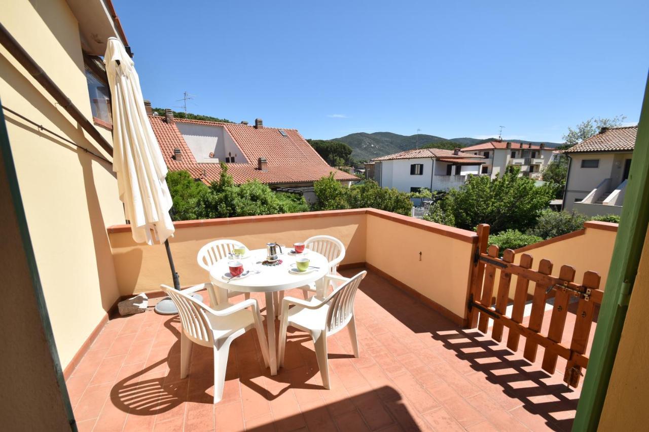Appartamenti Sabbia - Zona Mare Con Terrazze, Clima, E Posti Auto มารินา ดิ กัมโป ภายนอก รูปภาพ