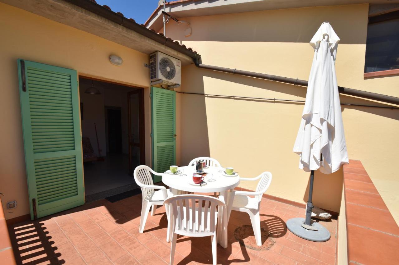 Appartamenti Sabbia - Zona Mare Con Terrazze, Clima, E Posti Auto มารินา ดิ กัมโป ภายนอก รูปภาพ