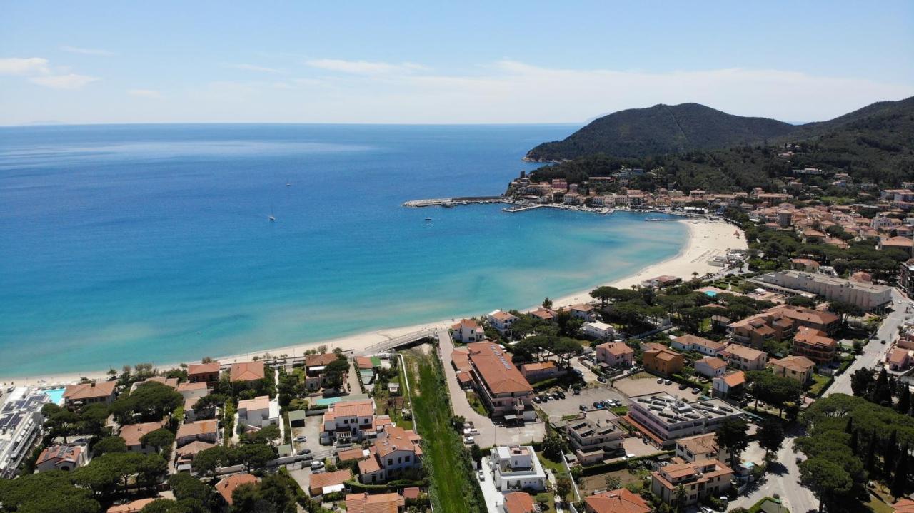 Appartamenti Sabbia - Zona Mare Con Terrazze, Clima, E Posti Auto มารินา ดิ กัมโป ภายนอก รูปภาพ